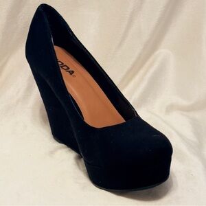 Soda Black Women's Wedge Chunky Stilettos size 9